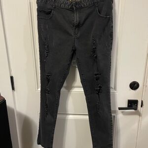 ** RARE*** EDGES AND CORNERS DISTRESSED SKINNY JEANS